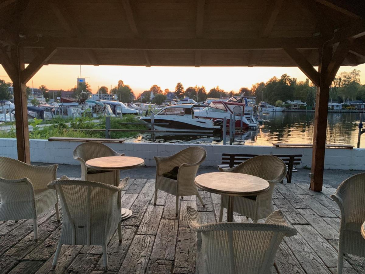 Tiny House Oder Ferienwohnung Auf Der Sunset Marina Берлин Экстерьер фото